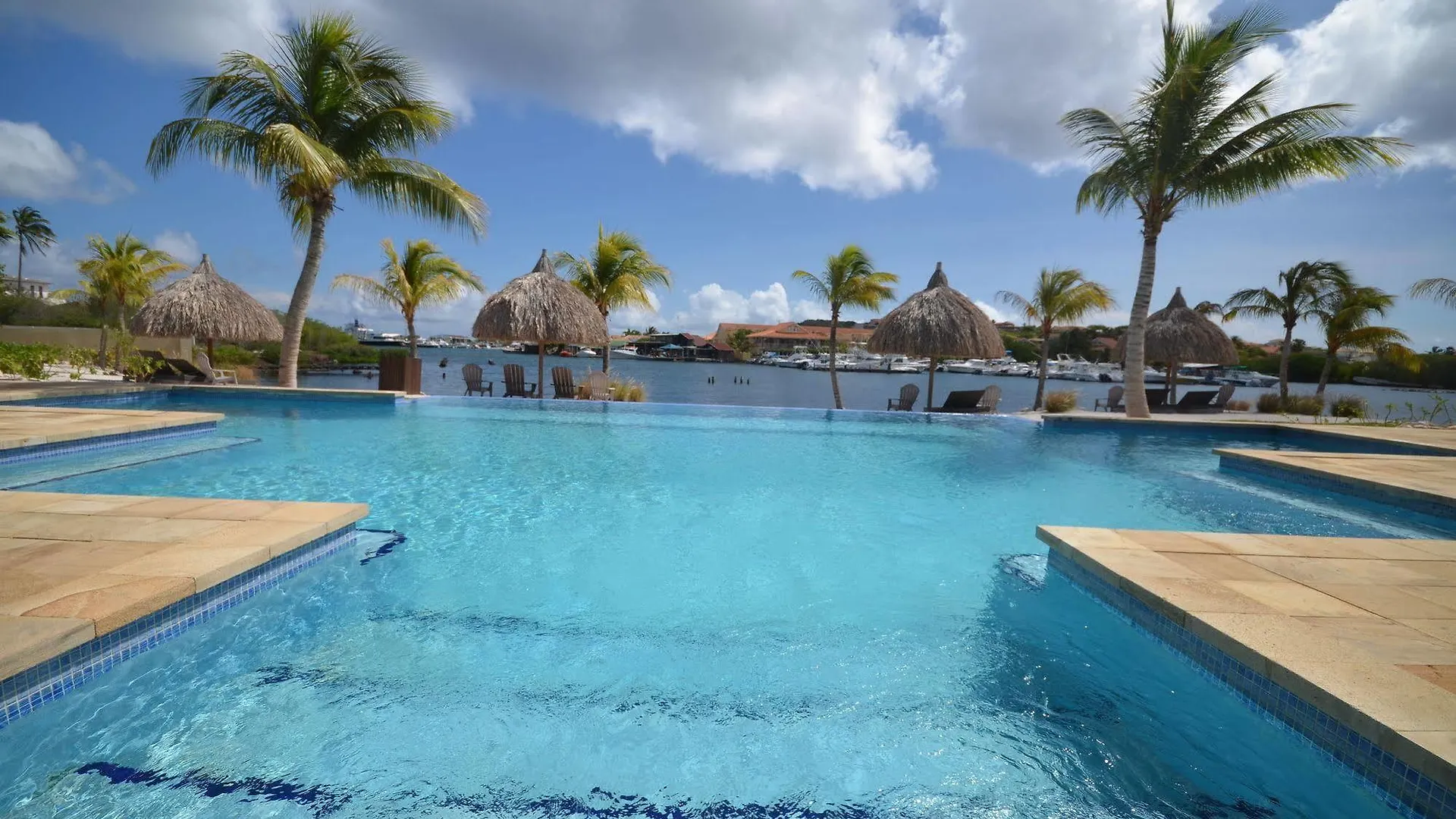 Spanish Water Beach Resort Willemstad